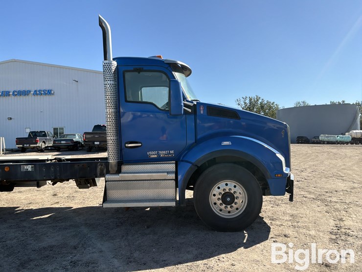 2020-kenworth-t880-image-15
