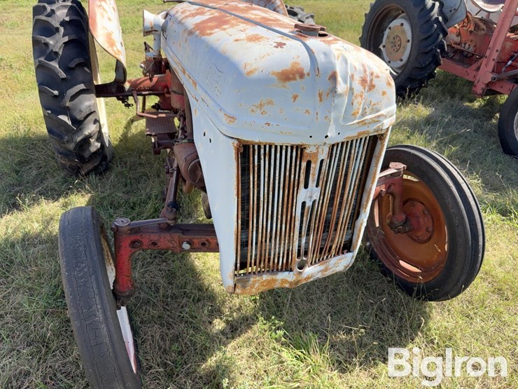 ford-8n-image-16