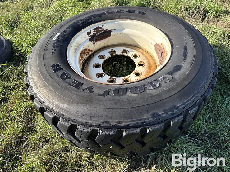 goodyear-385/65r22.5-mounted-tire-and-rim-image-5