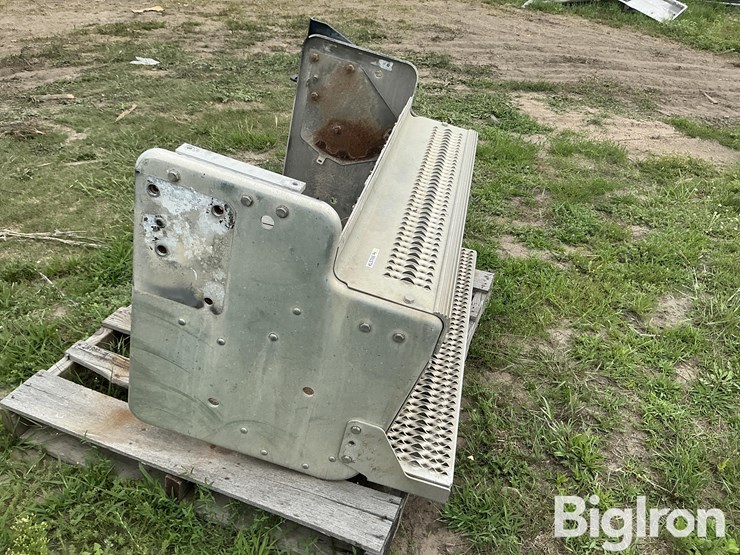 peterbilt-truck-step-image-4