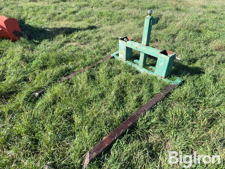 shop-built-54”-3-pt-mounted-bale-fork-image-1