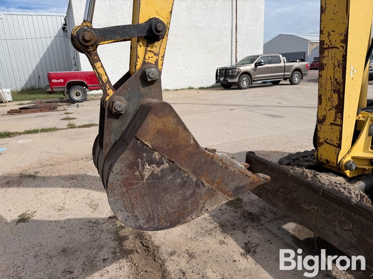 new-holland-ec35-image-9