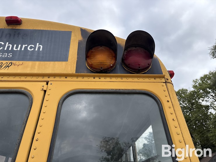 1991-international-3800-2wd-school-bus-image-11