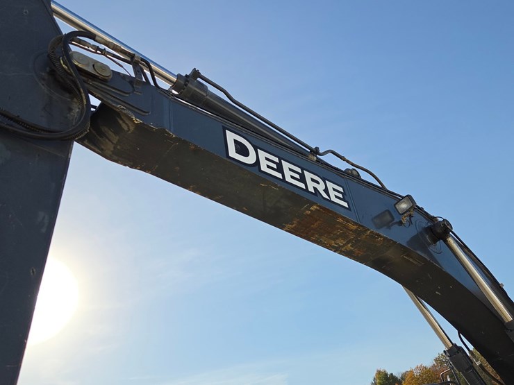 deere-225d-lc-image-18