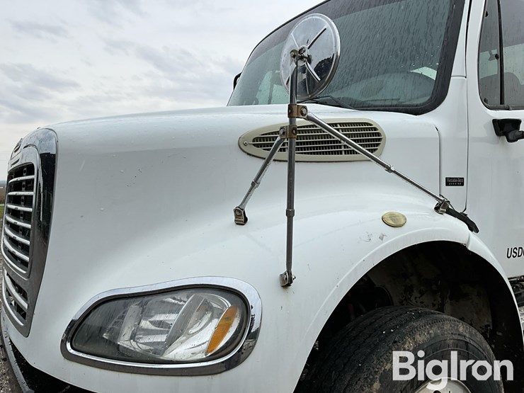 2010-freightliner-business-class-m2-112-image-14