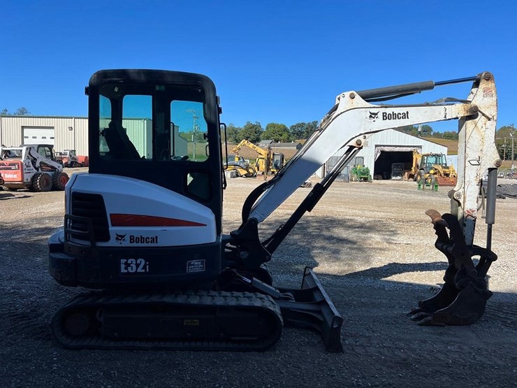 bobcat-e32-image-7