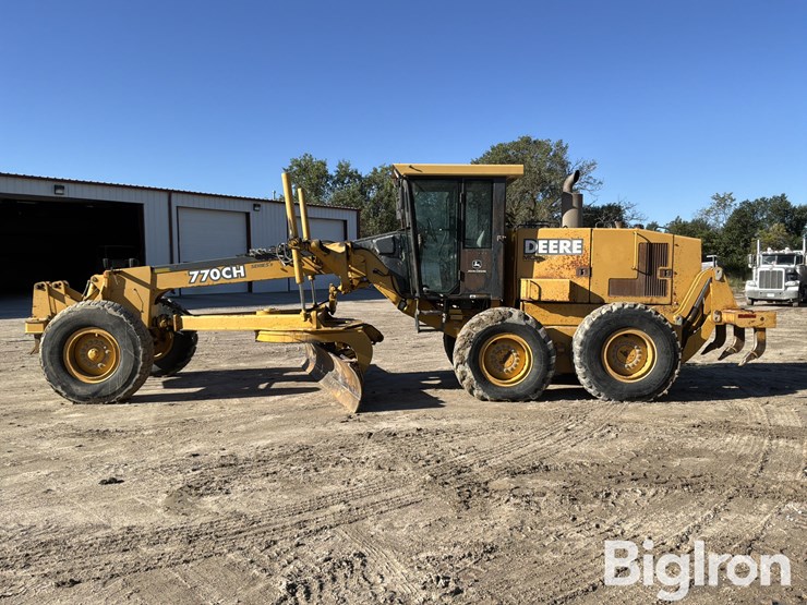 2003-deere-770ch-image-8