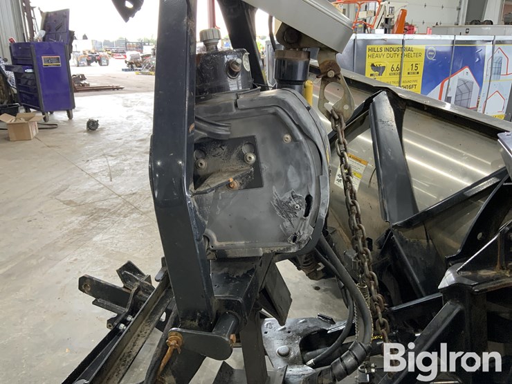 2024-massey-ferguson-730-image-16