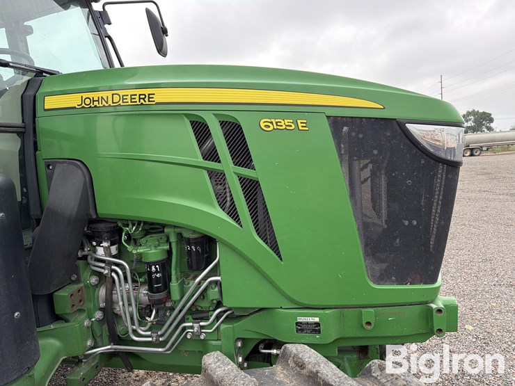 2019-john-deere-6135e-image-15