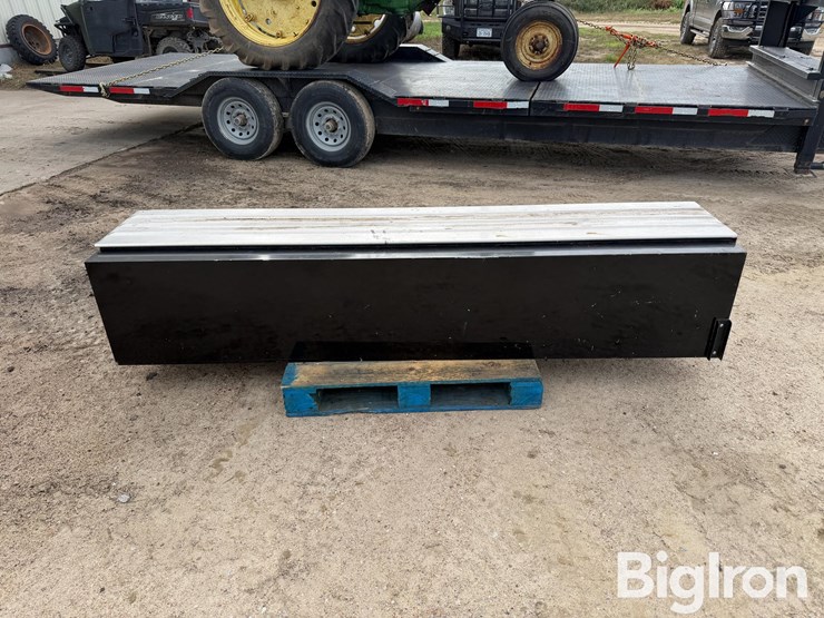 harbor-8'-aluminum-toolbox-image-6