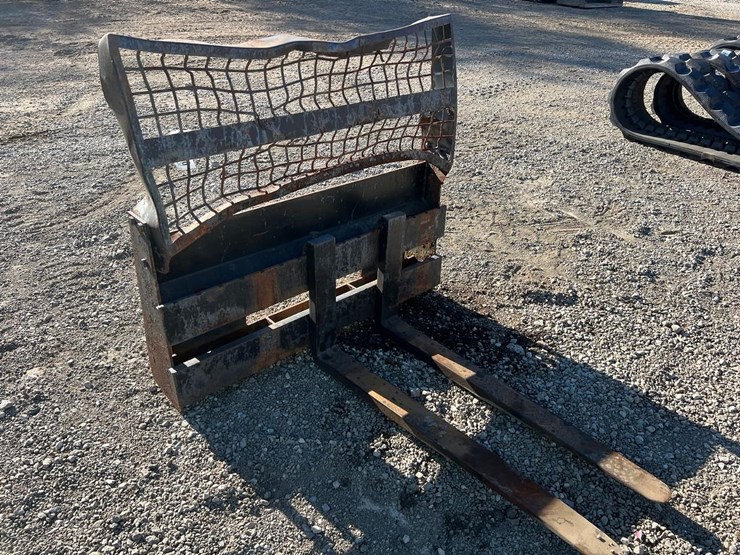 48”-skid-steer-pallet-forks-image-1