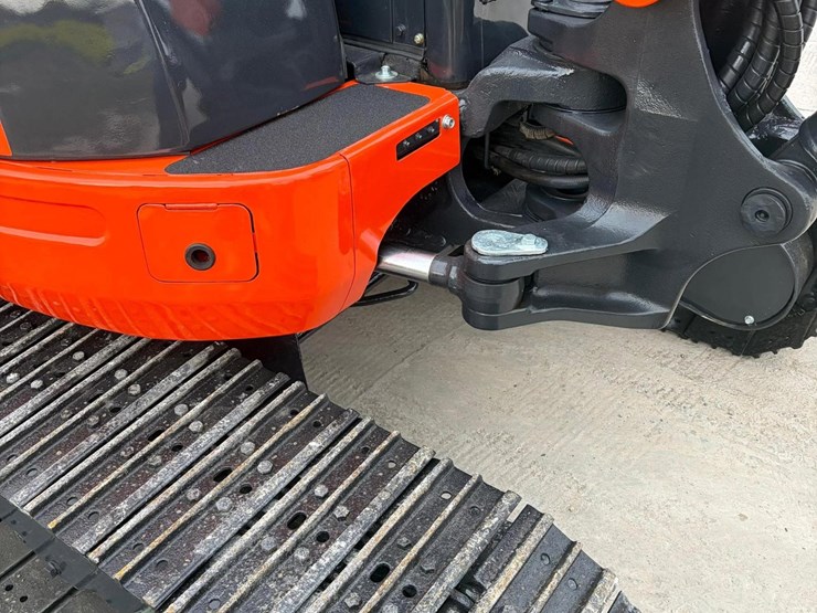 2025-kubota-u55-image-11