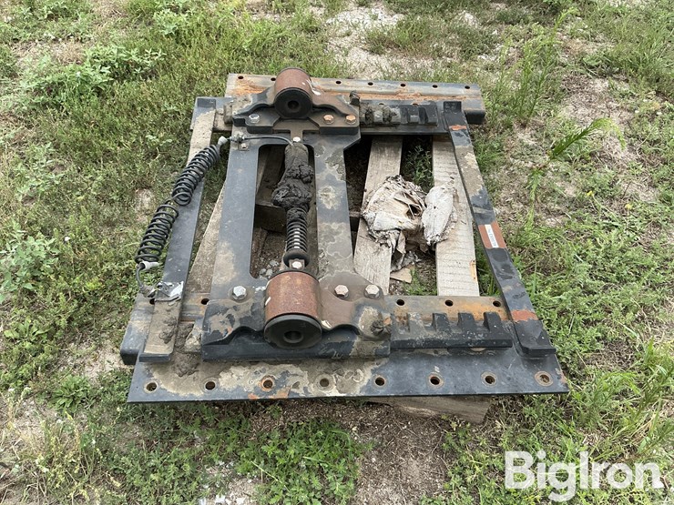 5th-wheel-sliding-bracket-image-8