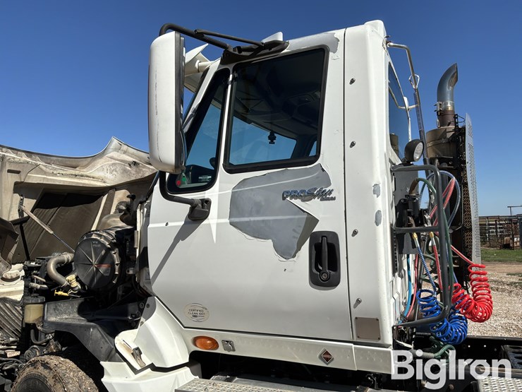 2011-international-prostar-image-12