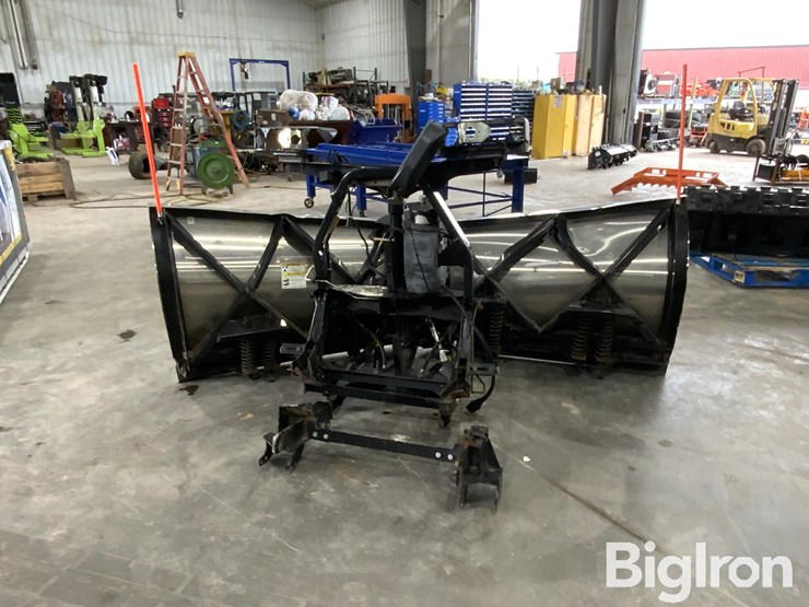 2024-massey-ferguson-730-image-6