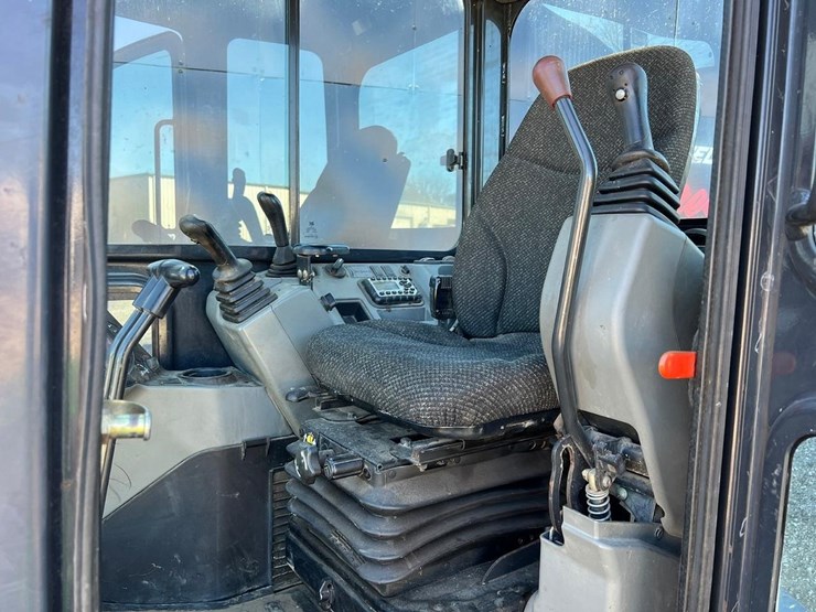 bobcat-e32-image-18