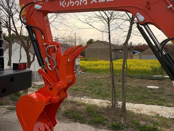 2025-kubota-u55-image-8
