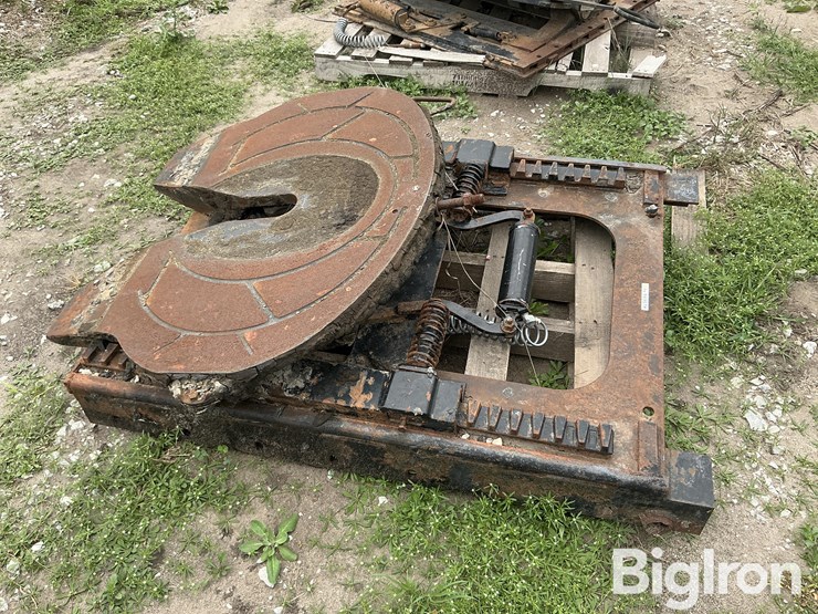 adjustable-5th-wheel-plate-image-8