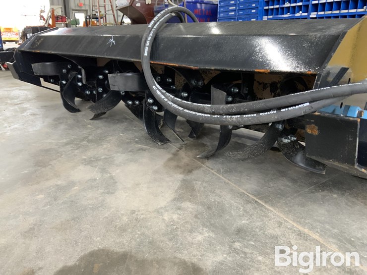 2026-massey-ferguson-730-image-16
