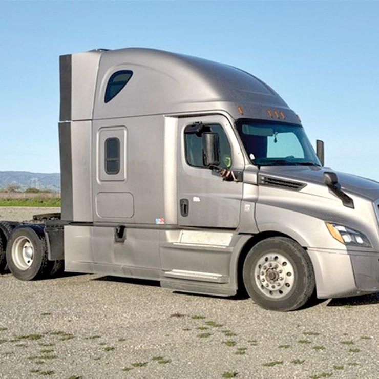 2019 FREIGHTLINER CASCADIA 126