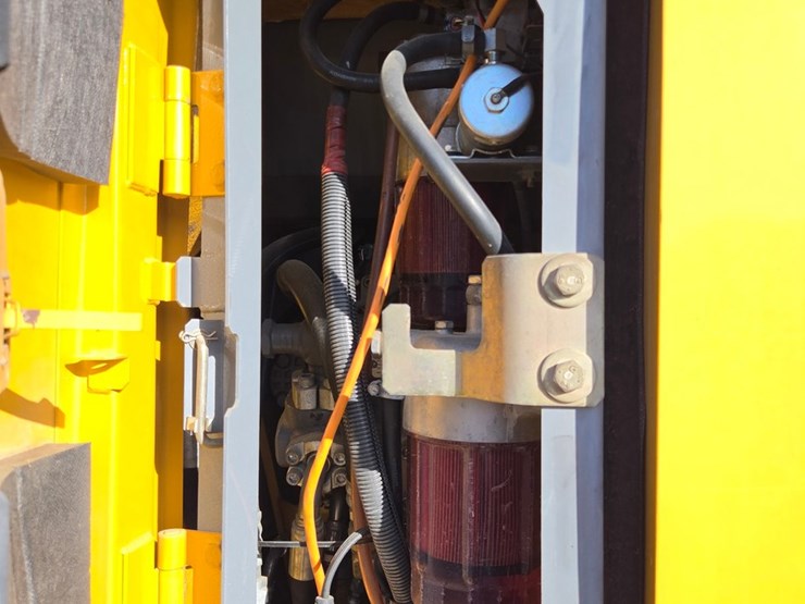 deere-225d-lc-image-33