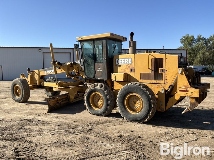 2003-deere-770ch-image-7