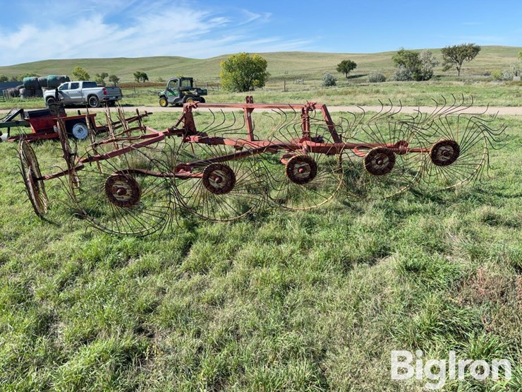 tonutti-10-wheel-3-pt-v-rake-image-5