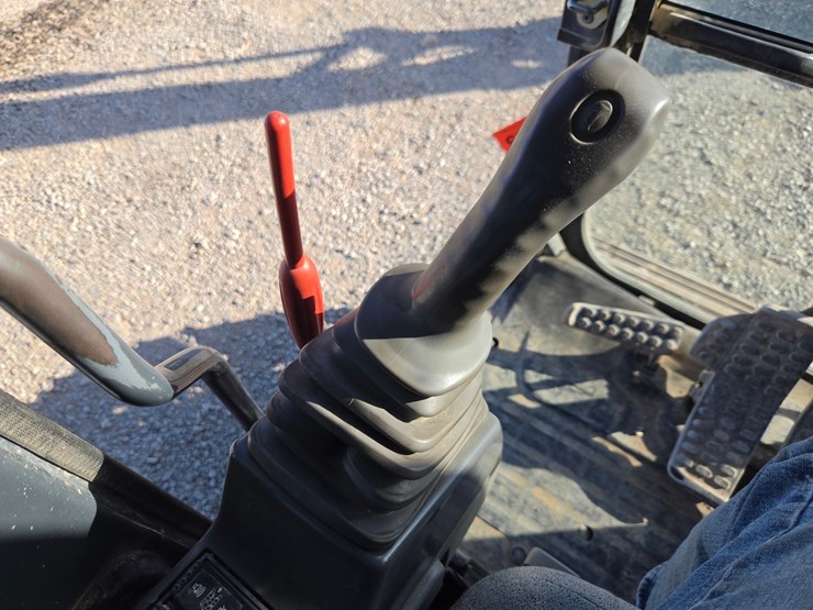 deere-225d-lc-image-54