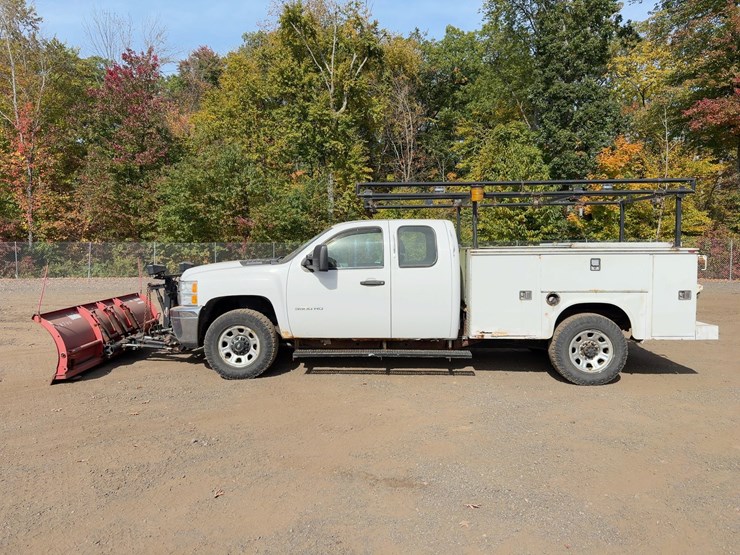 2013-chevrolet-silverado-3500hd-image-2