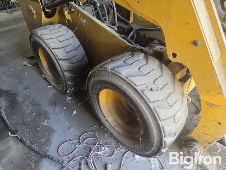 caterpillar-236d-image-18