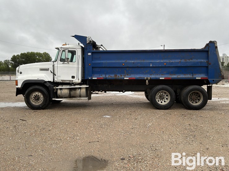 1999-mack-cl713-image-8