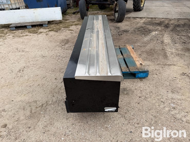 harbor-8'-aluminum-toolbox-image-4