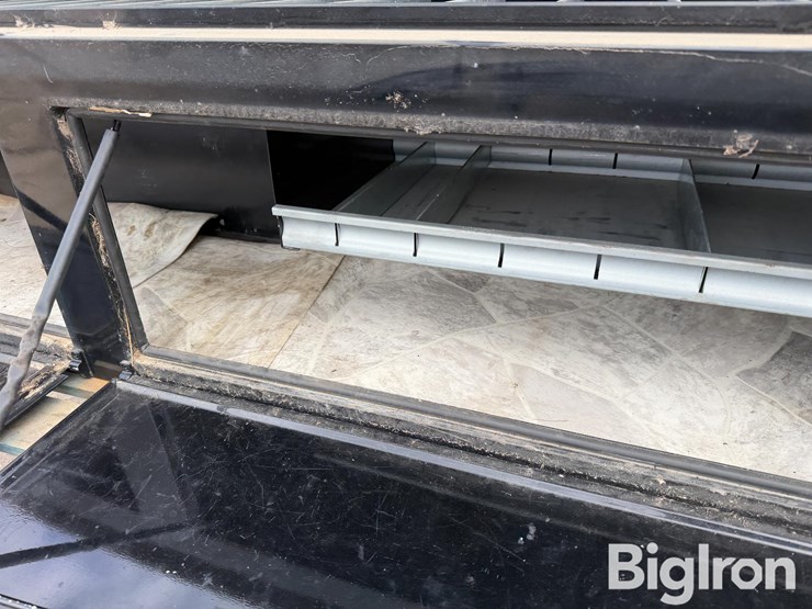 harbor-8'-aluminum-toolbox-image-14
