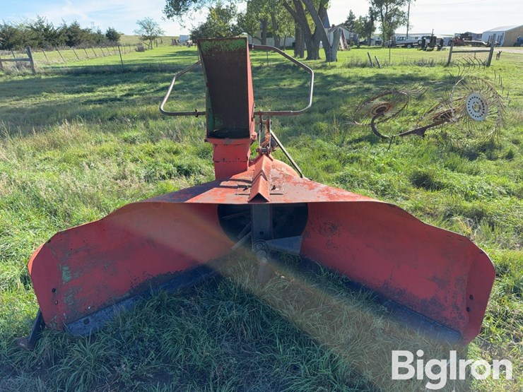 84”-3-pt-mounted-snow-blower-image-6