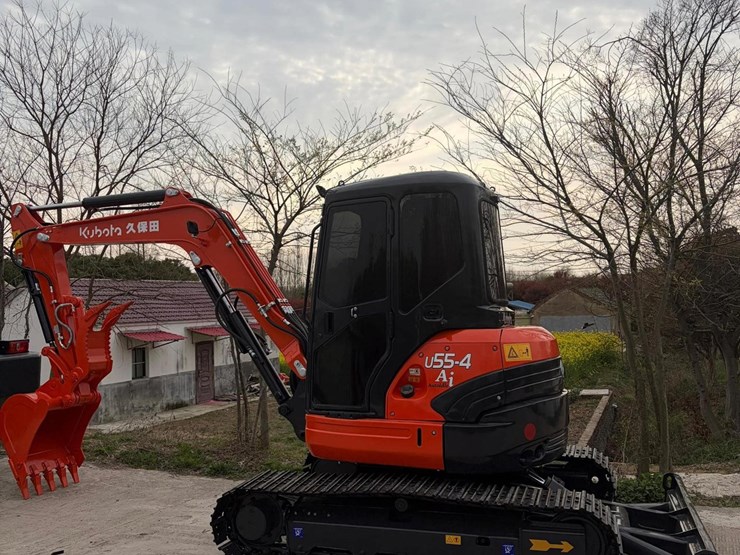 2025-kubota-u55-image-2
