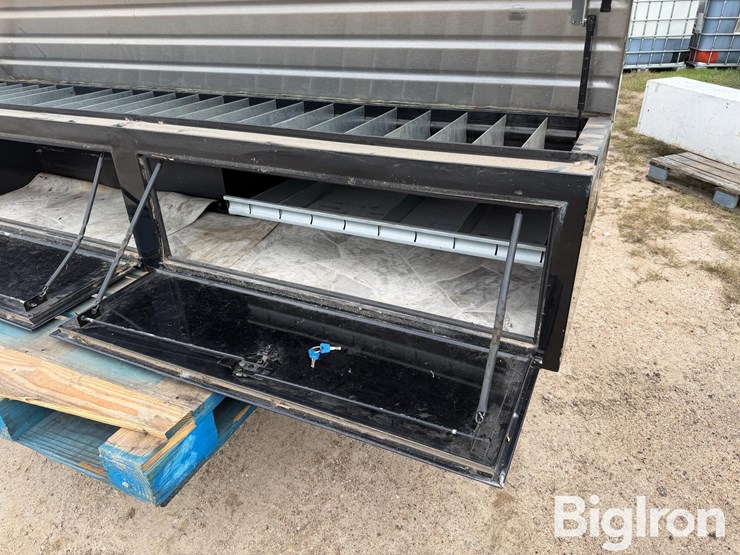 harbor-8'-aluminum-toolbox-image-12