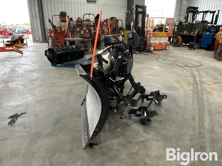 2024-massey-ferguson-730-image-8