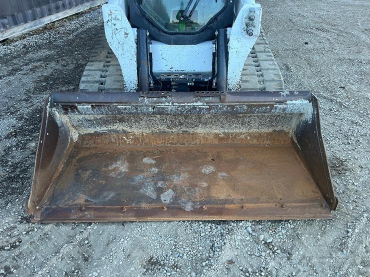2022-bobcat-t740-image-10