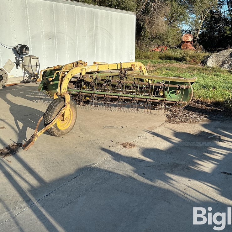 JOHN DEERE 640