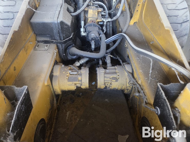 caterpillar-236d-image-14