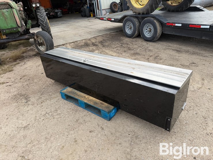 harbor-8'-aluminum-toolbox-image-5