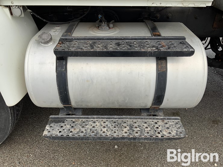 2011-international-durastar-4400-image-15