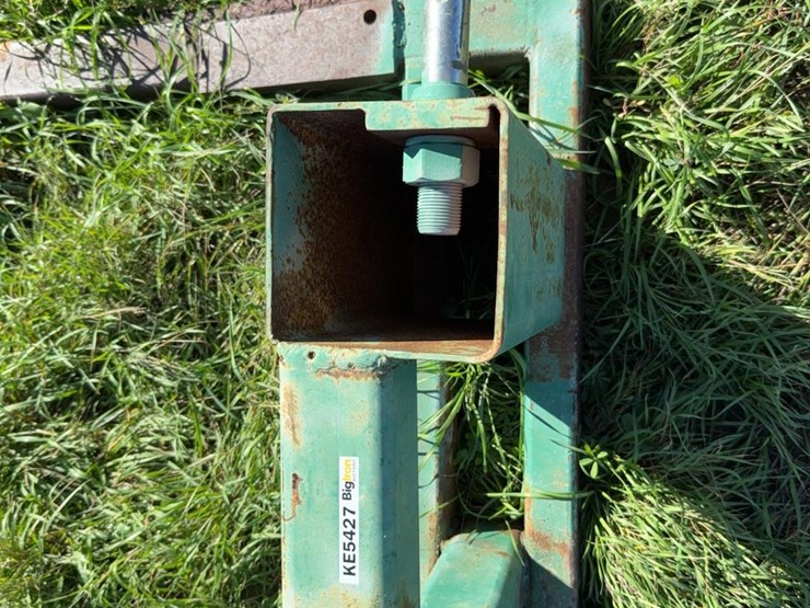 shop-built-54”-3-pt-mounted-bale-fork-image-15
