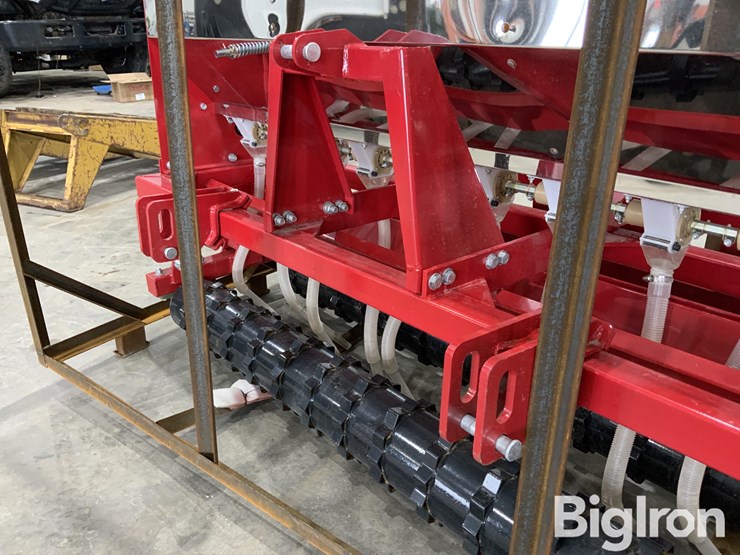 2026-massey-ferguson-730-image-9