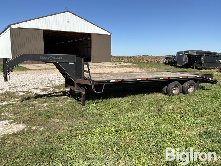 2004-diamond-t-t/a-gooseneck-flatbed-trailer-image-1