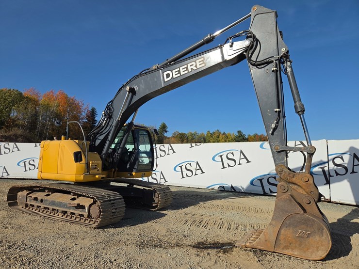deere-225d-lc-image-7