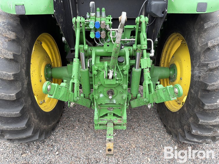 2019-john-deere-6135e-image-16
