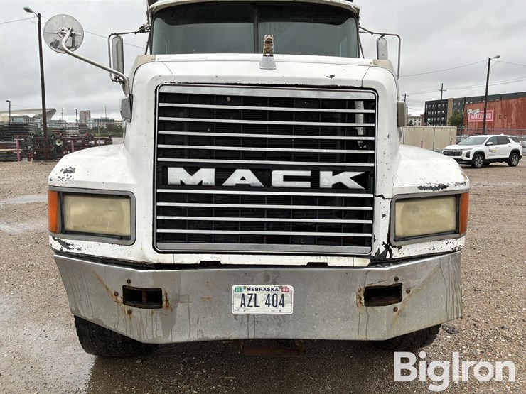 1999-mack-cl713-image-9