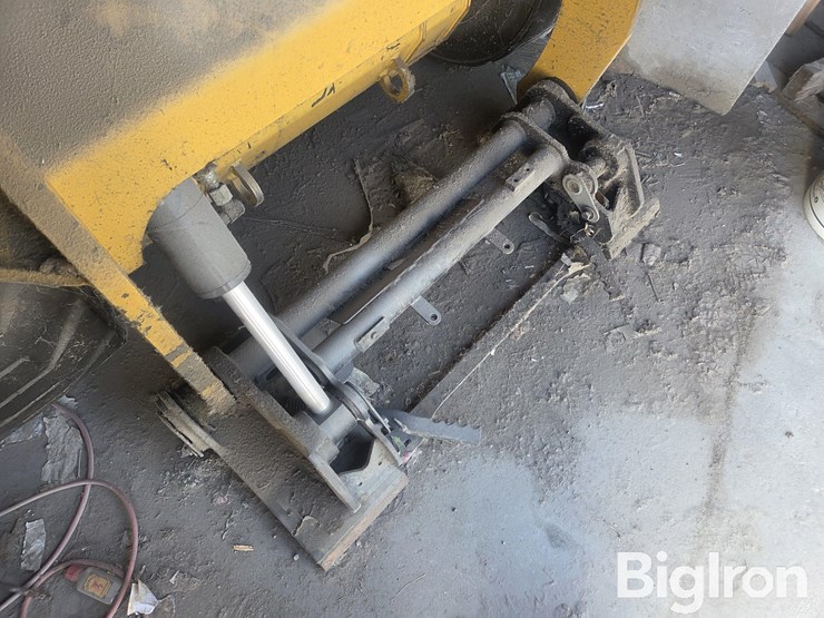 caterpillar-236d-image-10