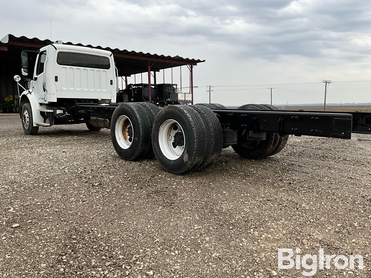 2010-freightliner-business-class-m2-112-image-7